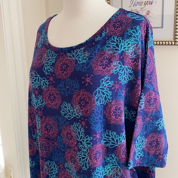 • Lularoe Irma Top • - Picture 4 of 7